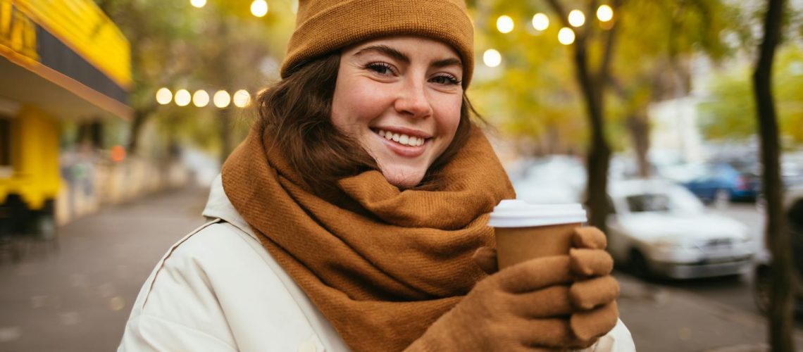 Boire chaud pour se réchauffer, ça marche ?